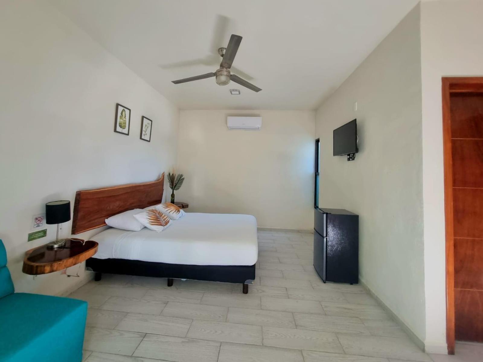 Hotel Brisas בקאלאר מראה חיצוני תמונה