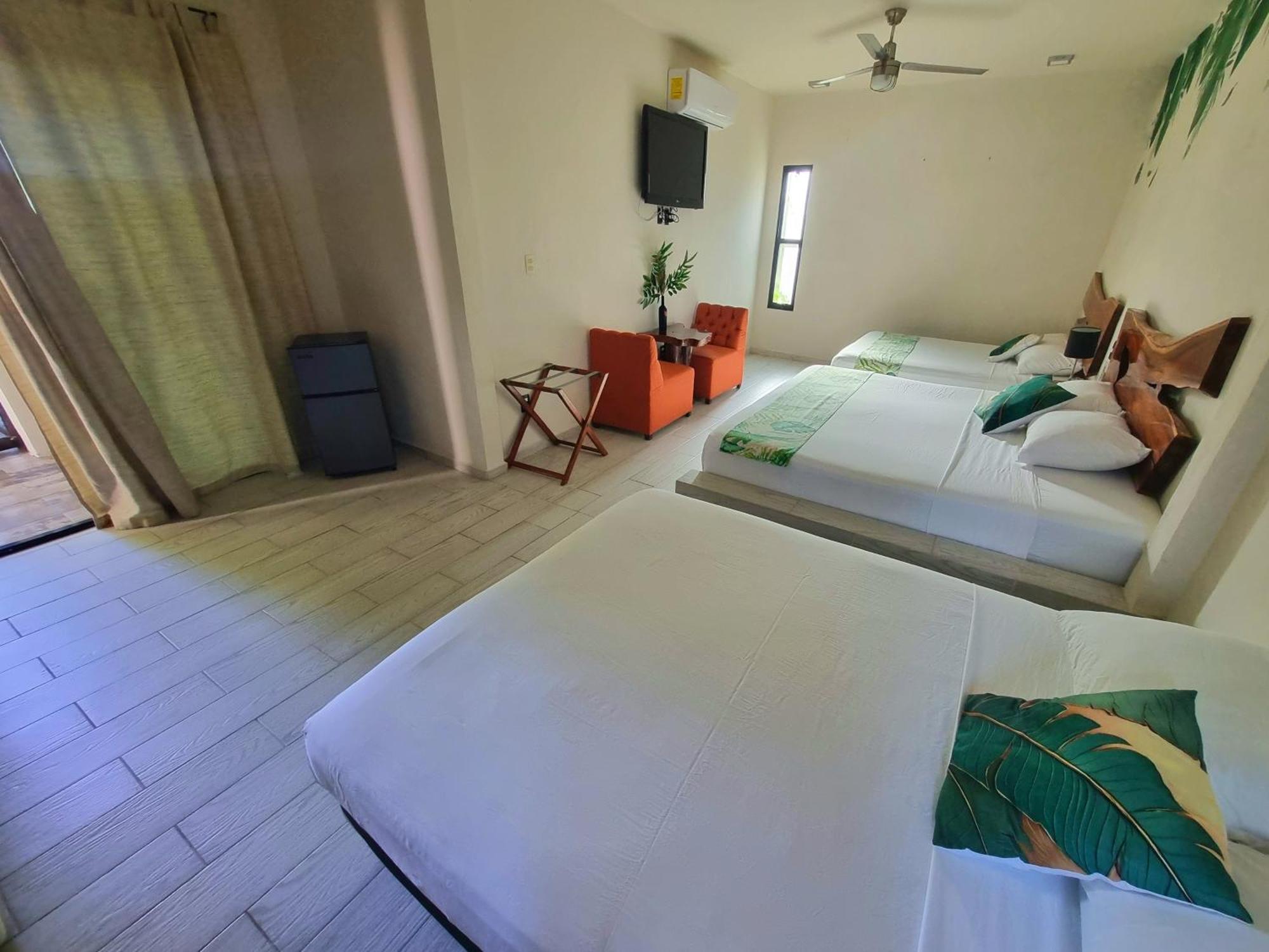 Hotel Brisas בקאלאר מראה חיצוני תמונה